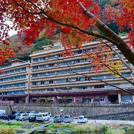 Hotel Kikunoyu Maniwa Екстериор снимка